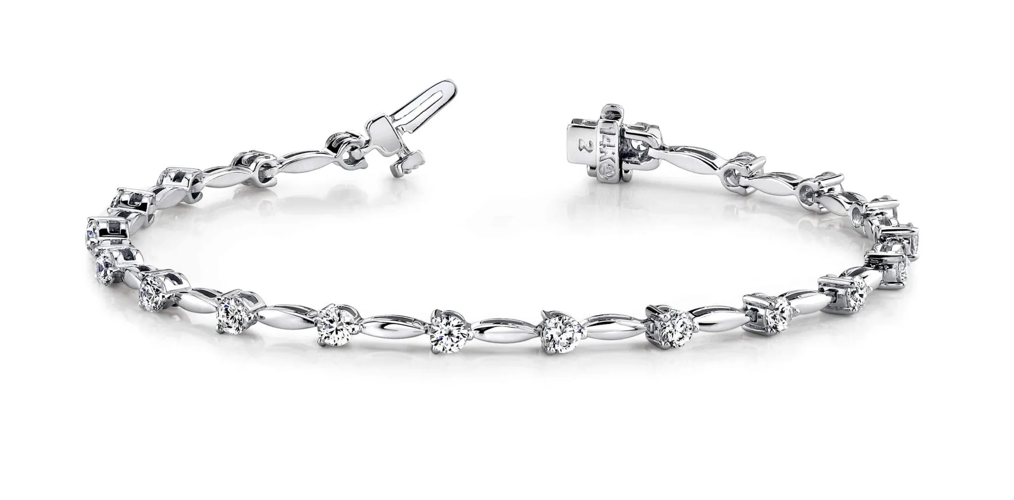 Alternating Diamond Drop Diamond Bracelet with 4.05 ct.(finished) 4.1mm