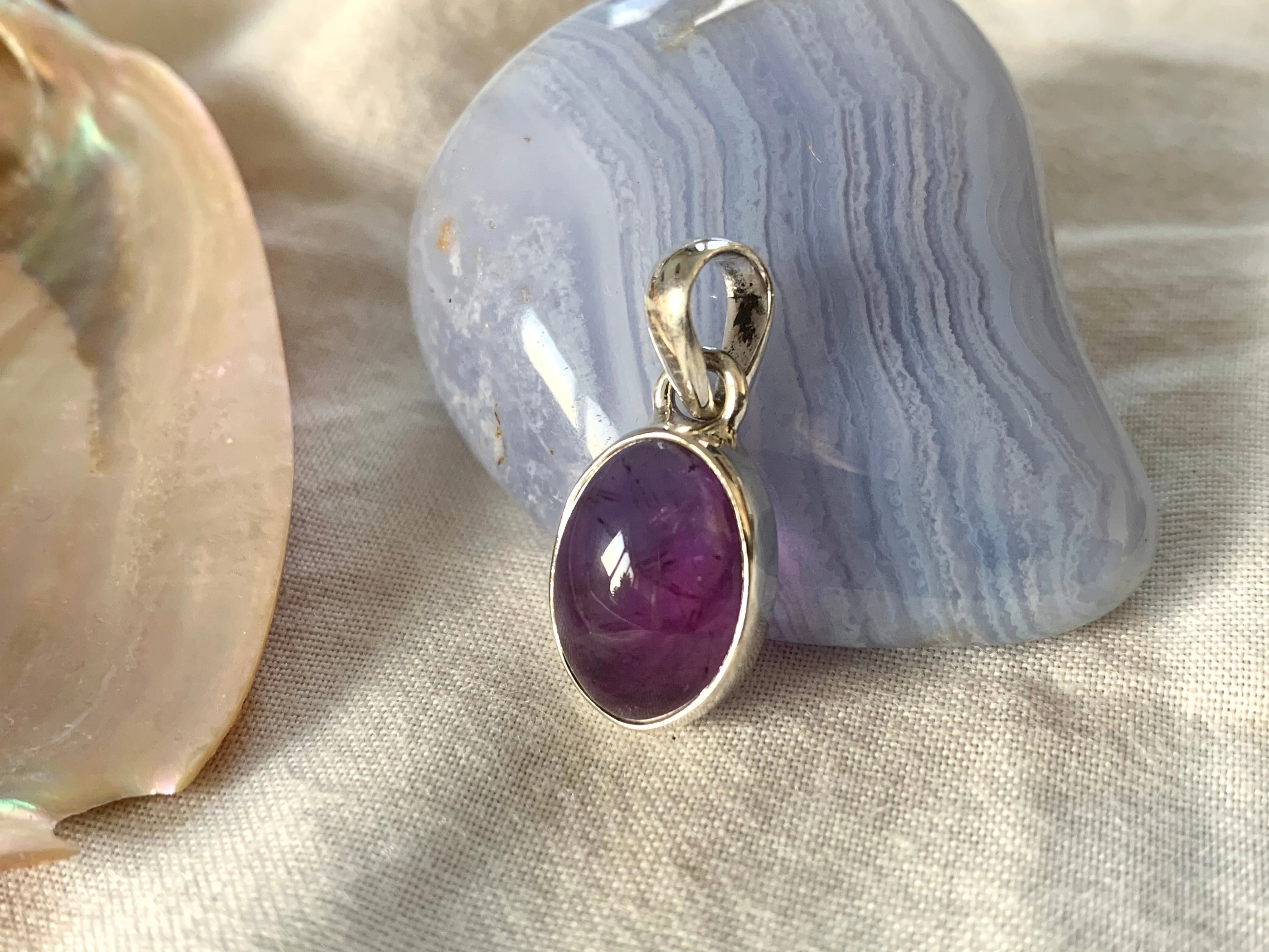 Amethyst Akoni Pendant - XSmall Oval