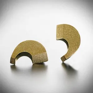 Artistic shape gold or silver earrings