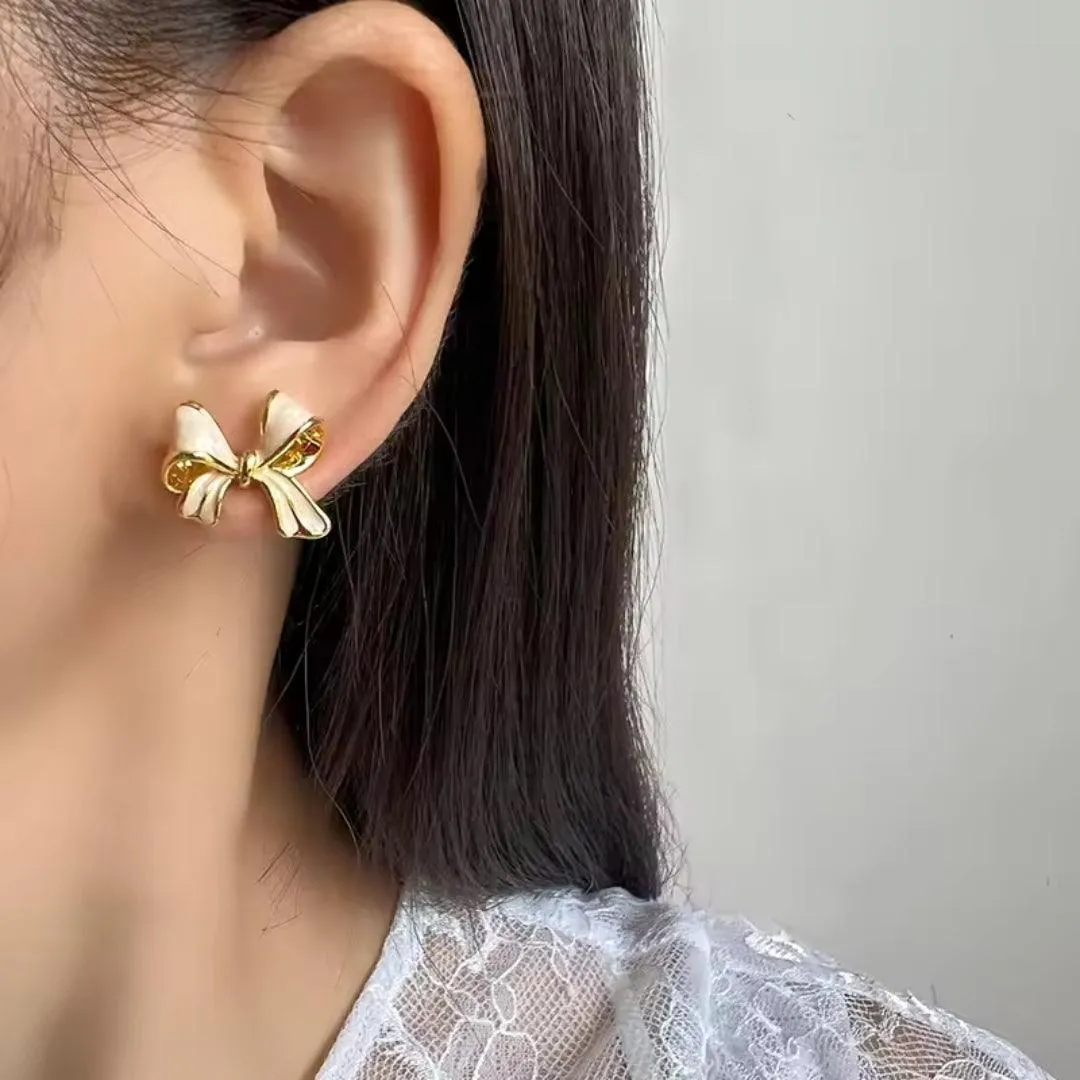 Chic Gold Bow Earrings