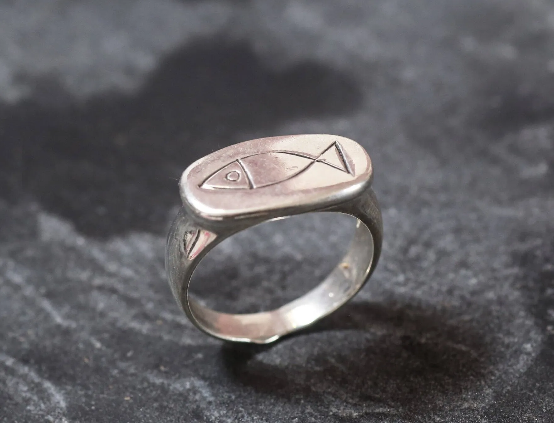 Fish Silver Ring - Pisces Zodiac Ring - Oval Silver Ring