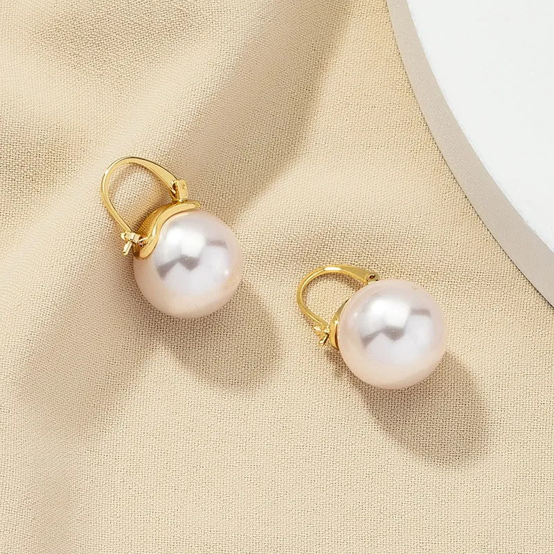 French Chic Pearl Earrings - Elegant Vienna Verve Collection