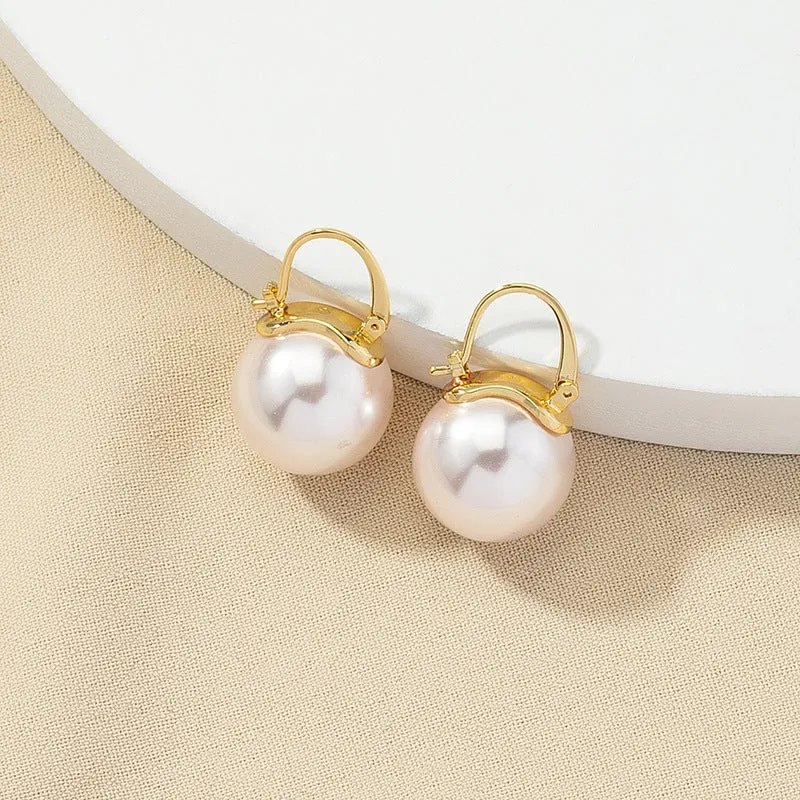 French Chic Pearl Earrings - Elegant Vienna Verve Collection