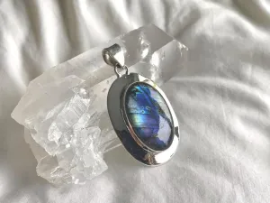 Labradorite Medea Pendant - Reg. Oval