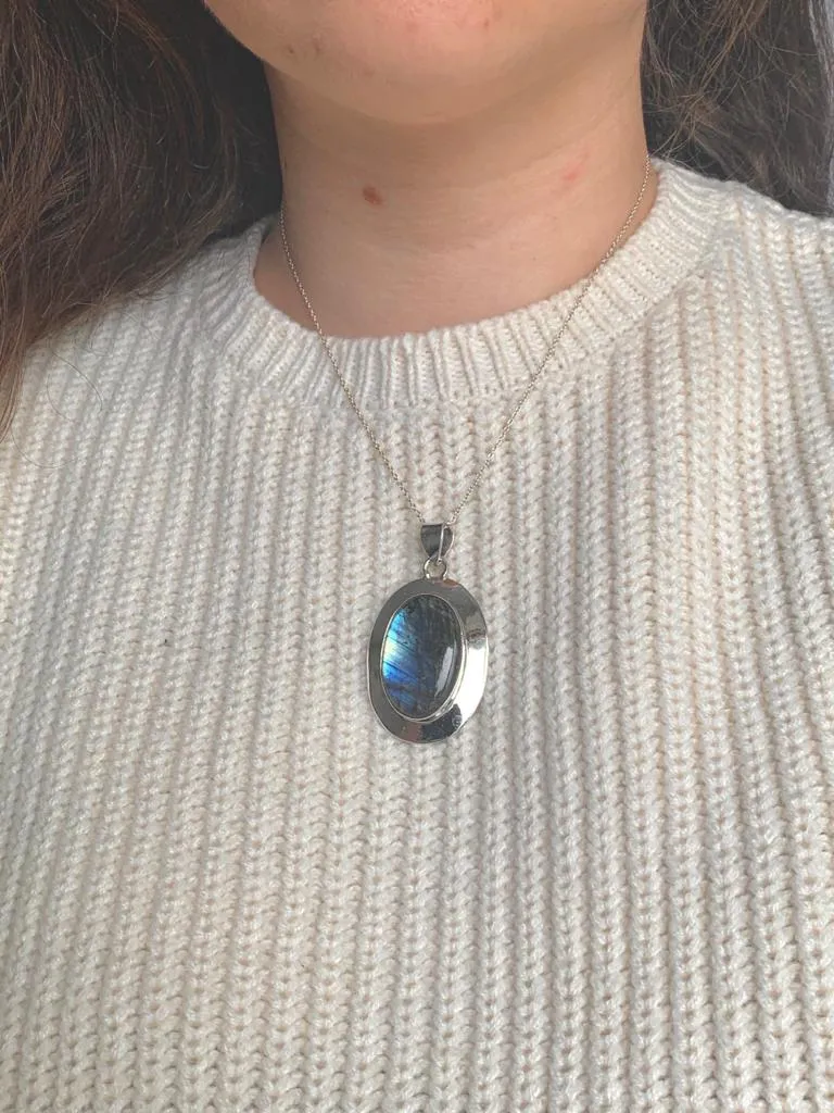 Labradorite Medea Pendant - Reg. Oval