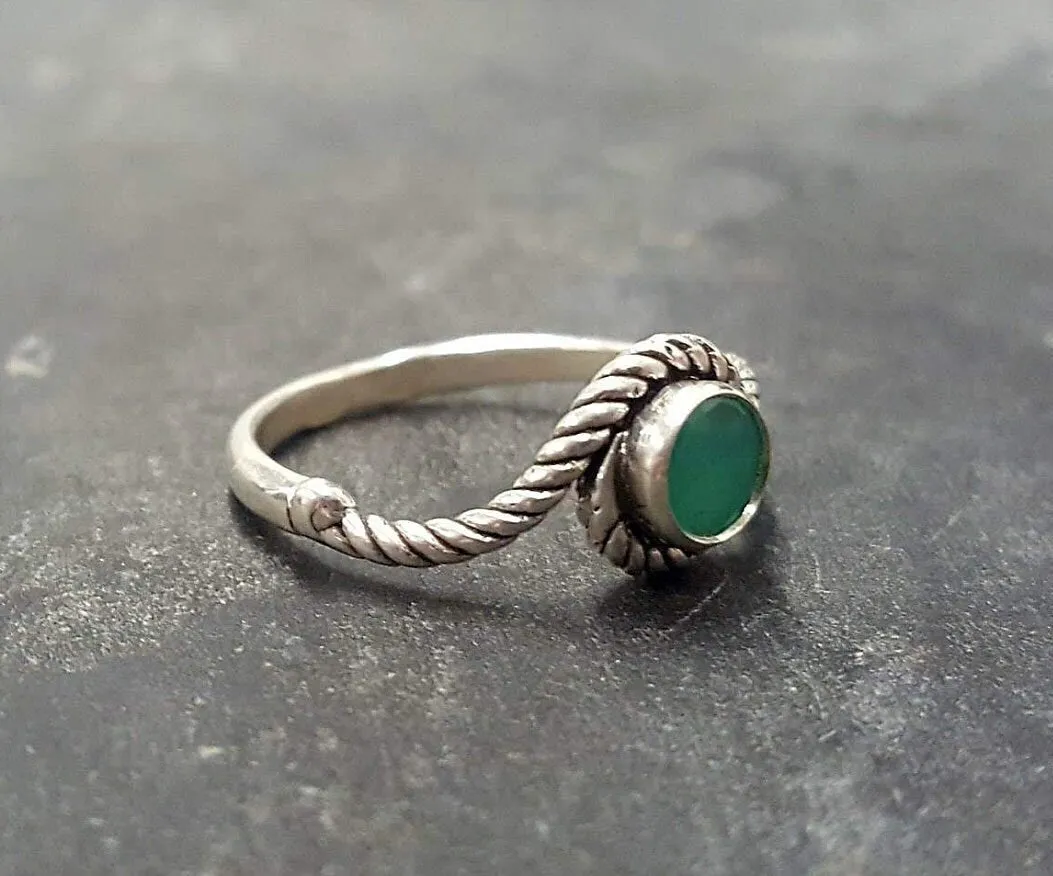 Natural Emerald Ring - Green Rope Ring - Vintage Round Ring