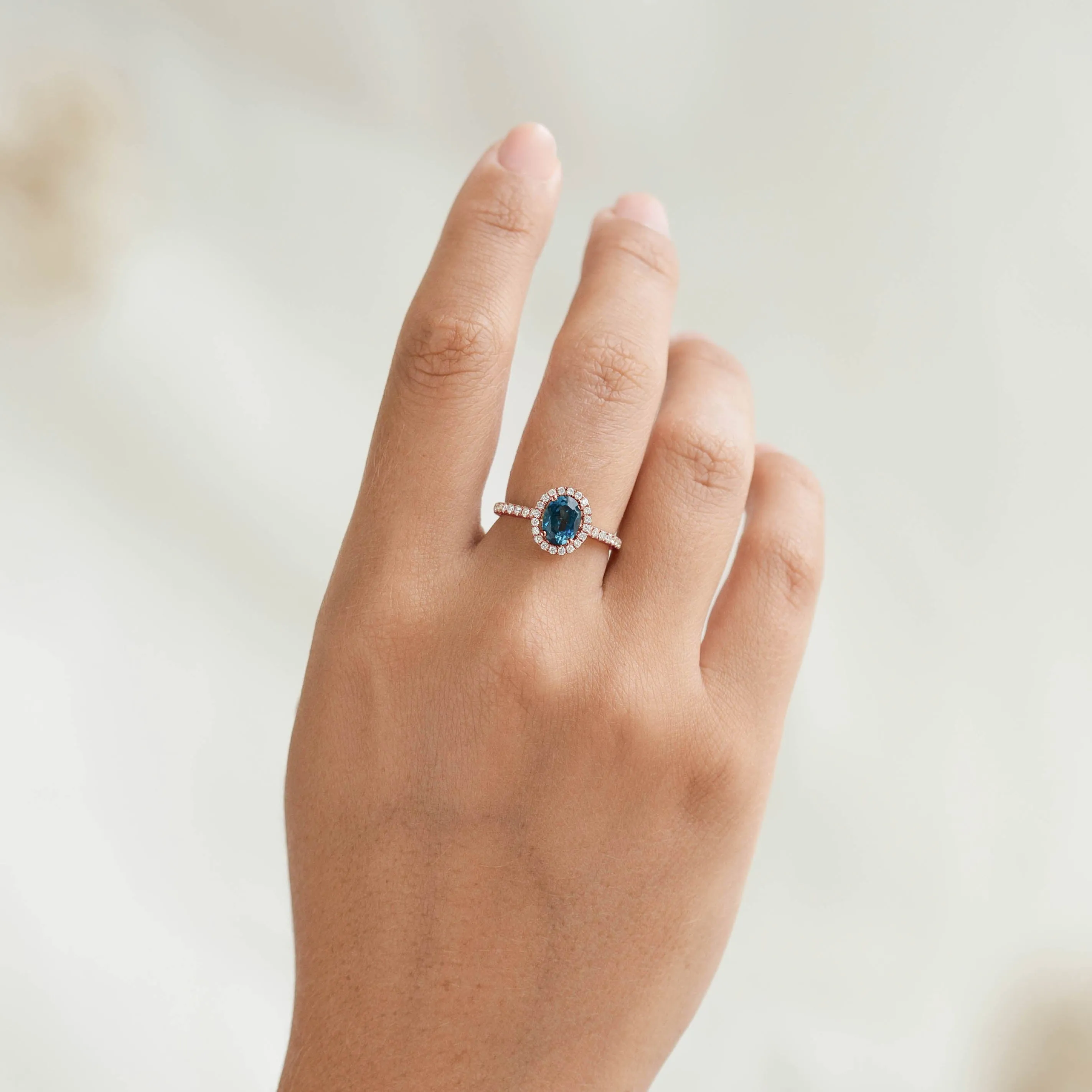 Oval London Blue Topaz Halo Ring Rose Gold - Suna