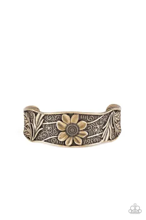 Paparazzi Bracelet ~ Daisy Paradise - Brass