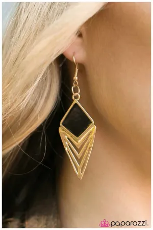 Paparazzi Earring ~ Call Of The Wild - Black