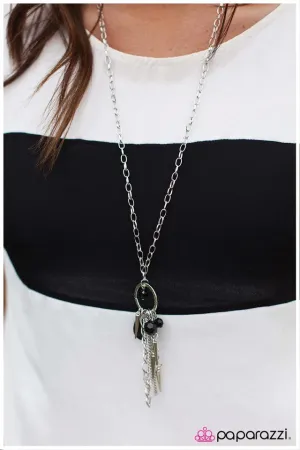 Paparazzi Necklace ~ DeSpike What You Think - Black