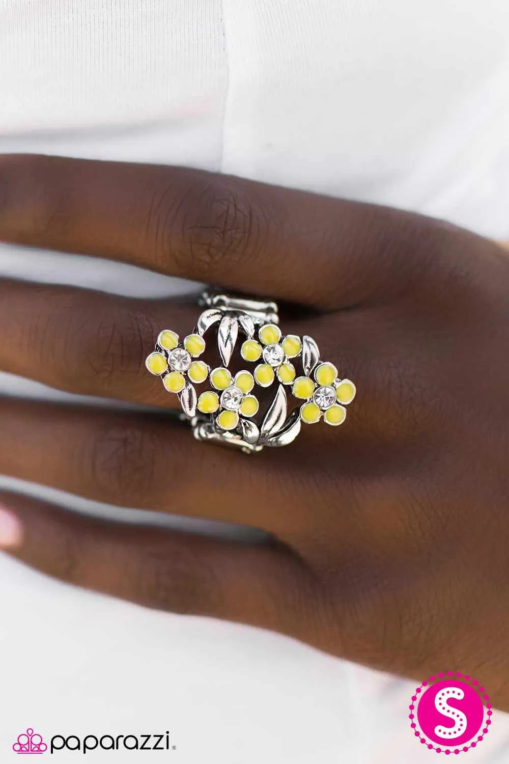 Paparazzi Ring ~ Spring Delight - Yellow