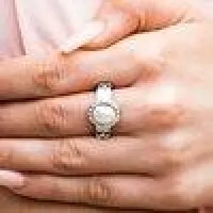 Paparazzi Ring - Upper Uptown - White