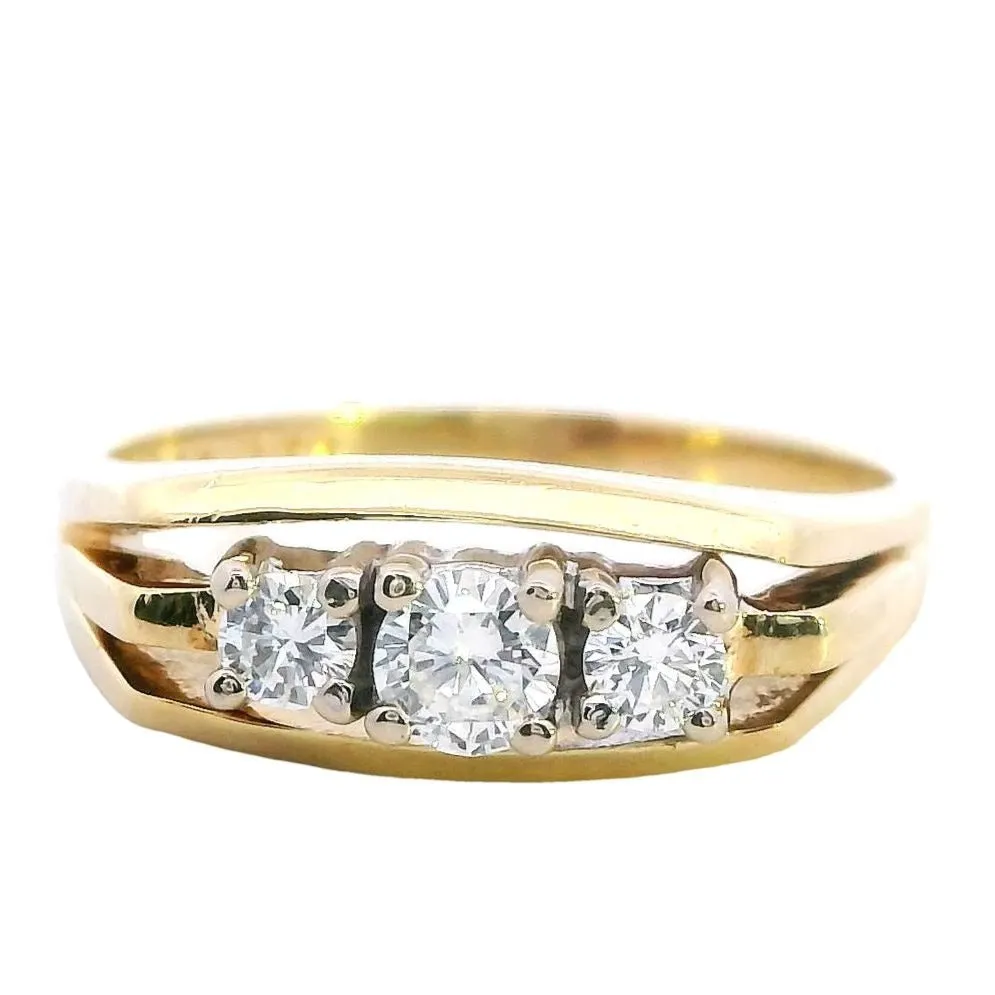 Timeless Sophistication Luxurious 18ct Yellow and White Gold Diamond Ring!