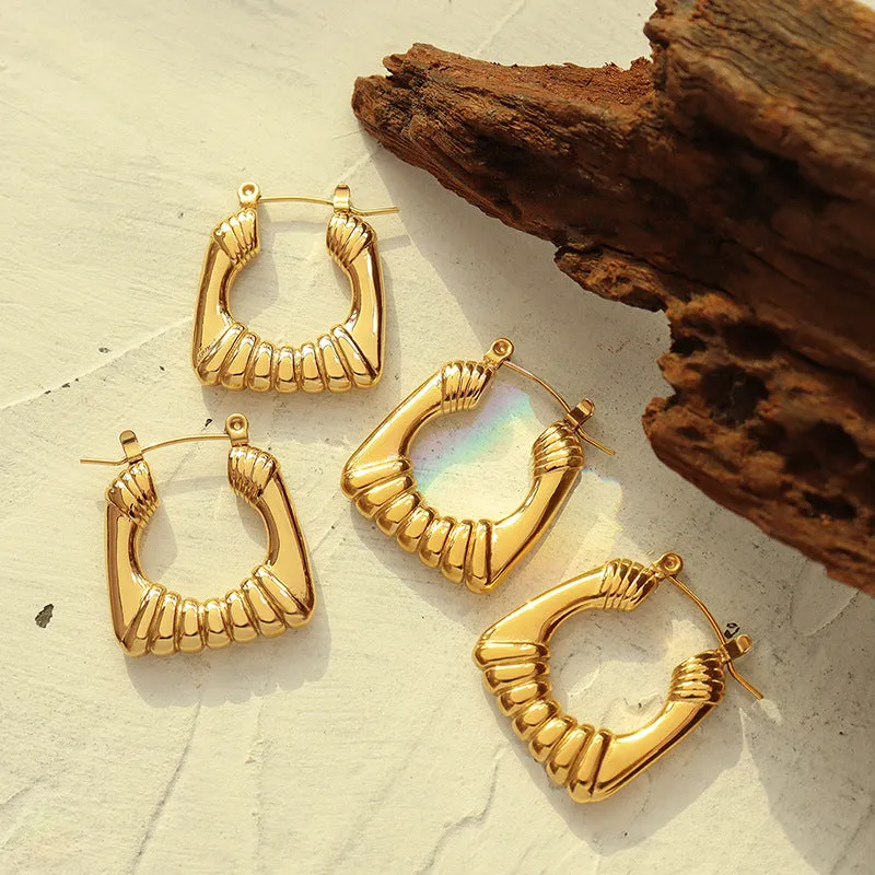 Vintage Chic U-Shaped Earrings with Gold-Plated Buckle