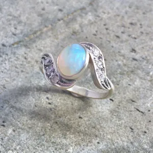 Vintage Opal Ring - Opal Bezel Ring - Artistic Opal Ring